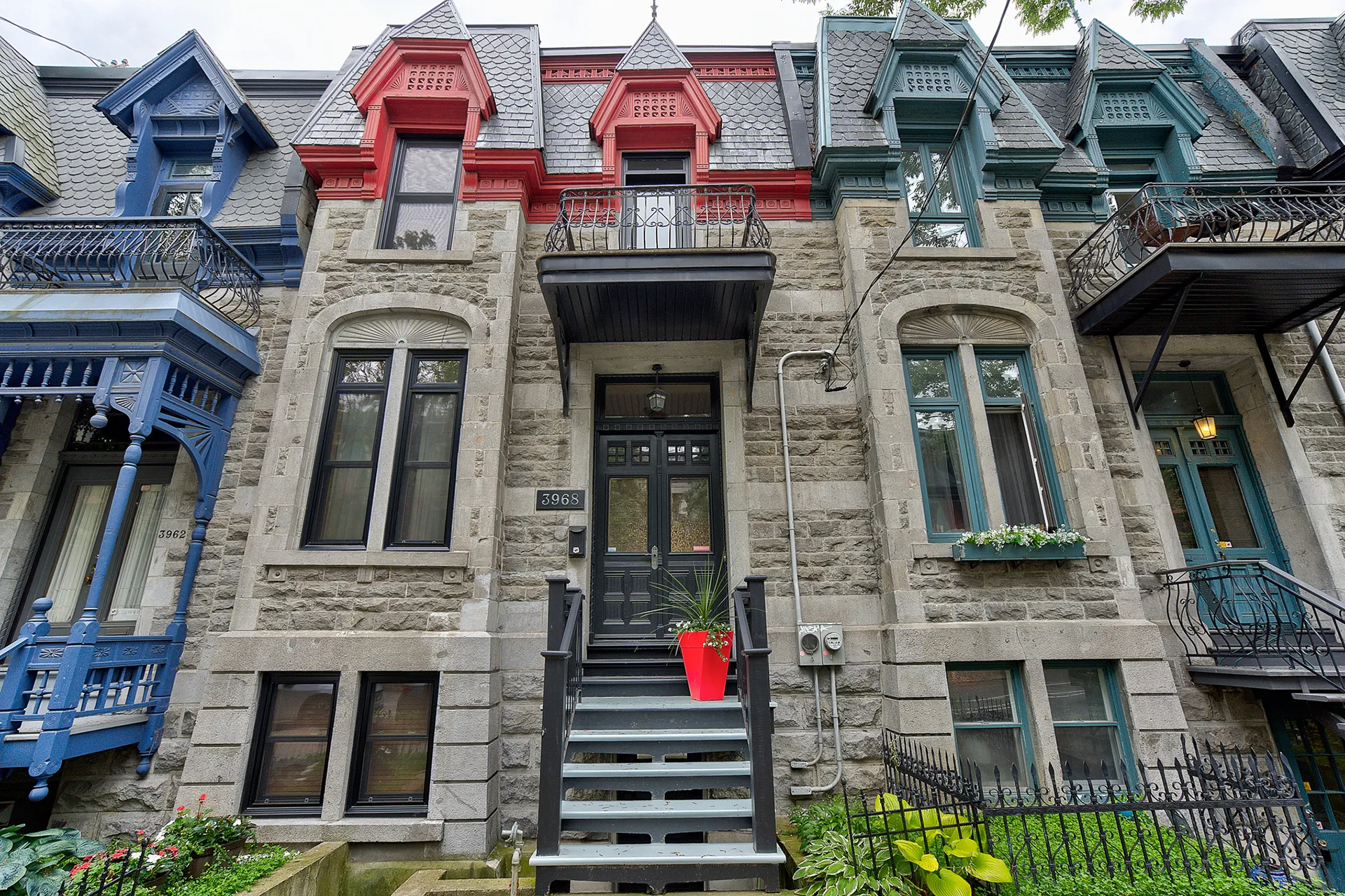 Maison victorienne colorée dans l'arrondissement Le Plateau-Mont-Royal